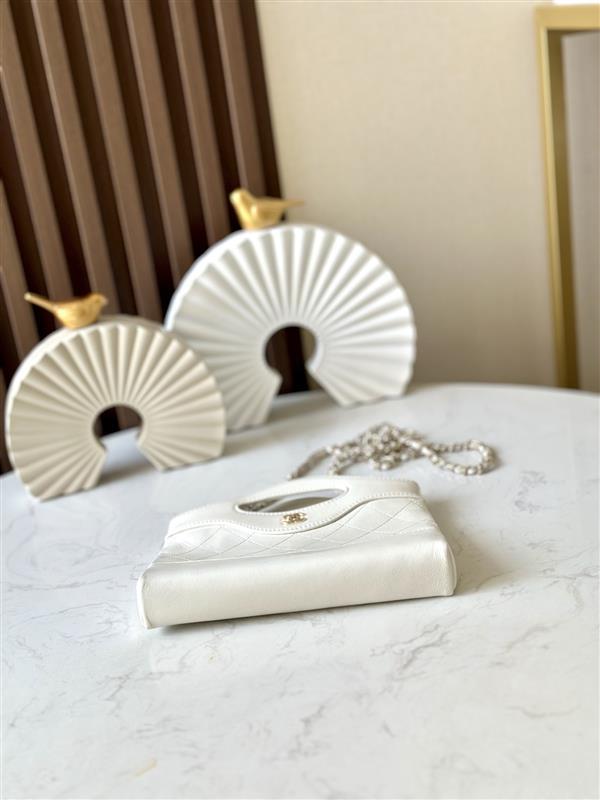 2026131221457856 570